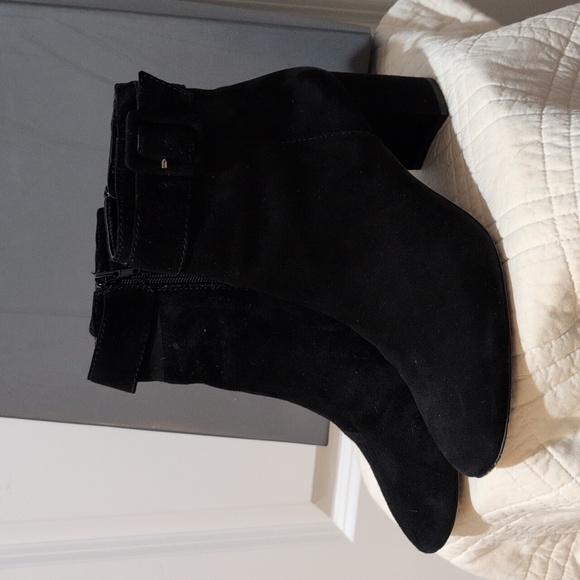 AT Nettie Buckle Heeled Bootie - Picture 2 of 14